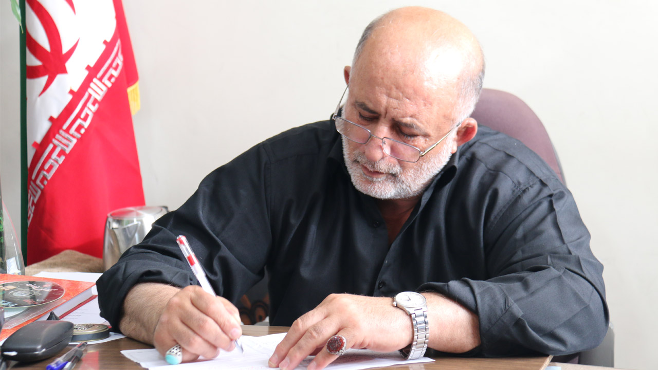 والپیپر نادر قاضی‌پور