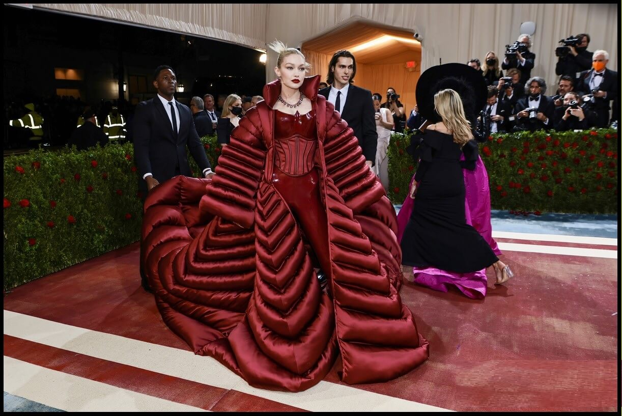 عکس جذاب جیجی حدید - ایران بیوگرافی عکس جذاب جیجی حدید