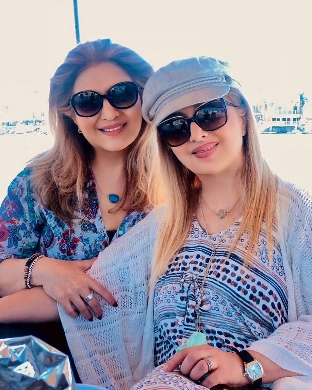 عکس لیلا فروهر و خواهرش