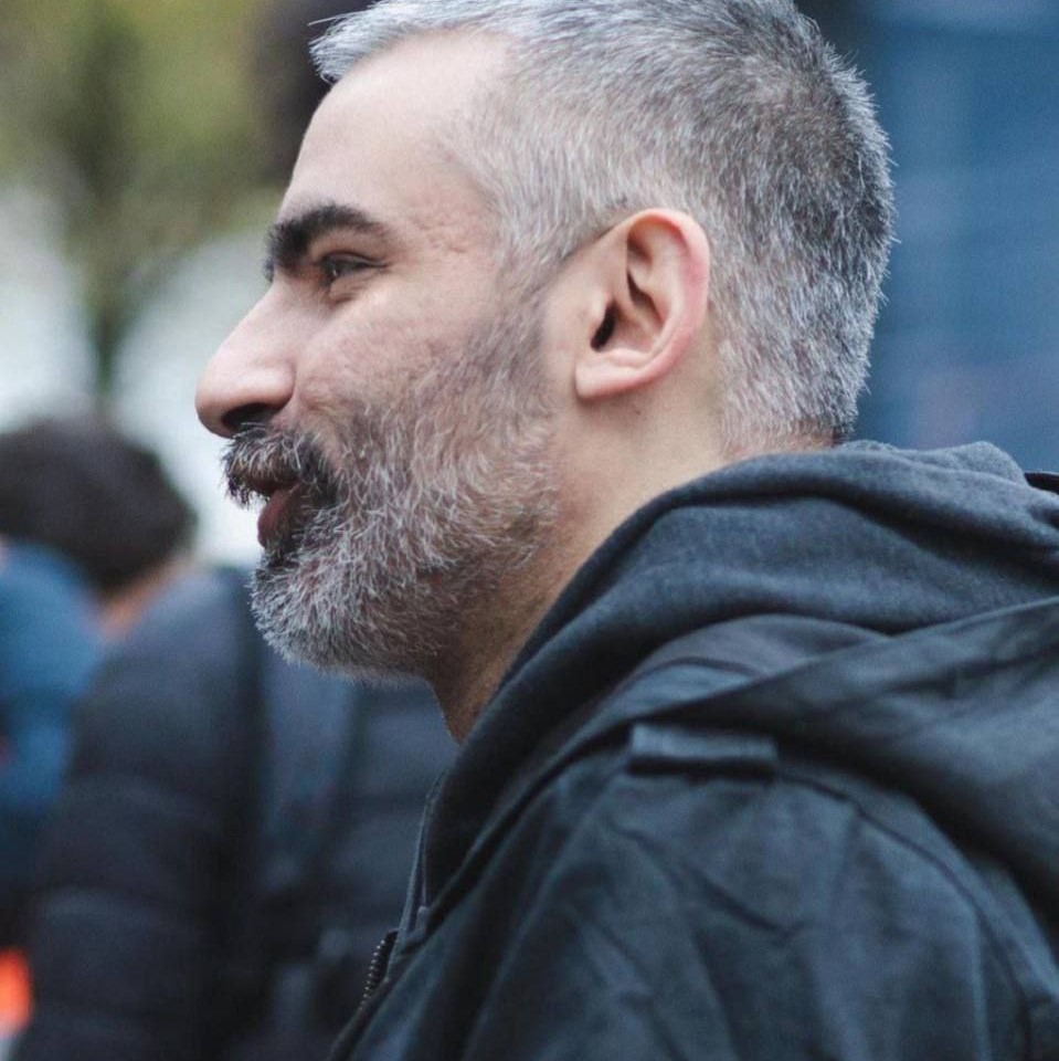 هیچکس زندگینامه