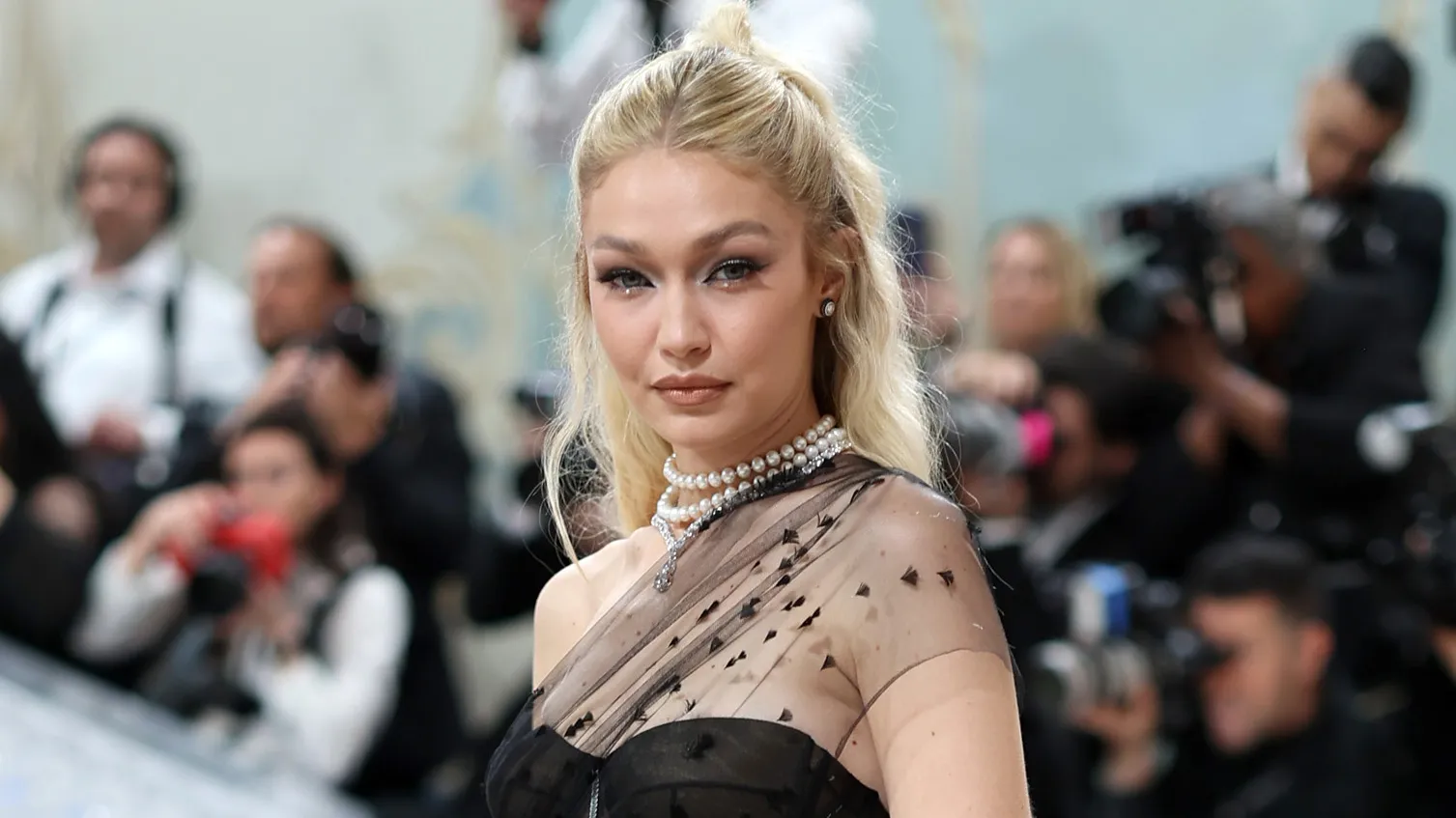 قرارداد جیجی حدید با IMG Models جهش جدی به دنیای فشن
