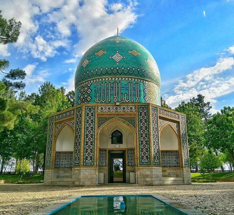 عکس ارامگلاه عطار نیشابوری عکس ارامگلاه عطار نیشابوری
