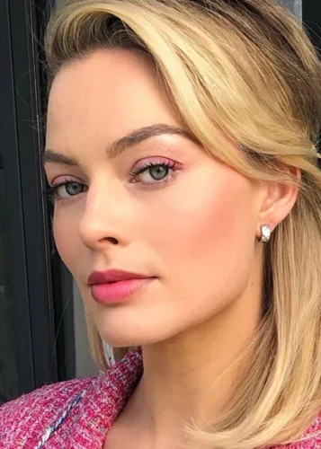 Margot Robbie wallpaper for phone