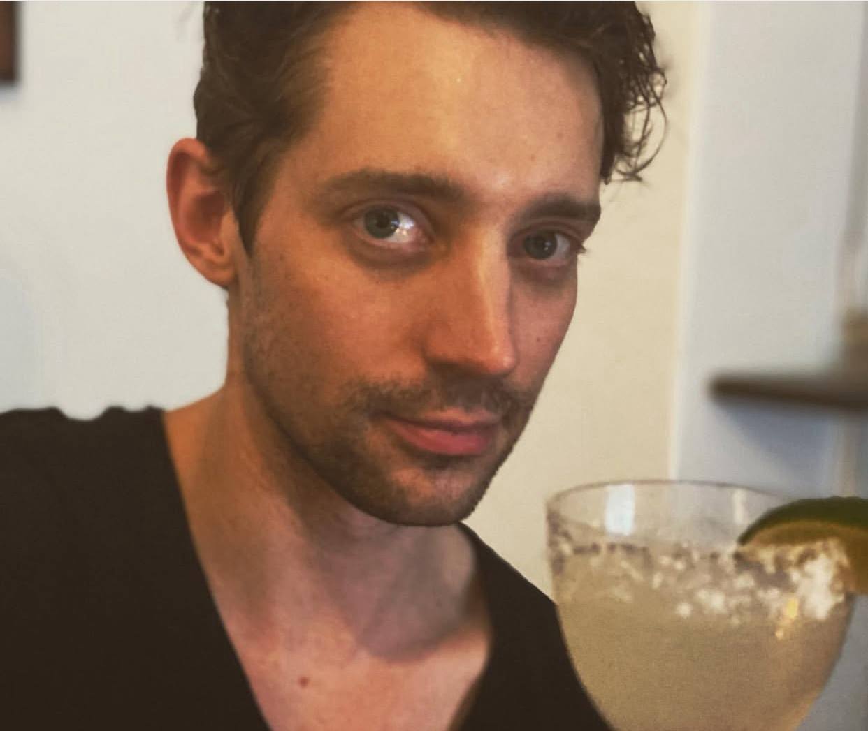 آدام لاندگرن عکس جذاب آدام لاندگرن عکس جذاب