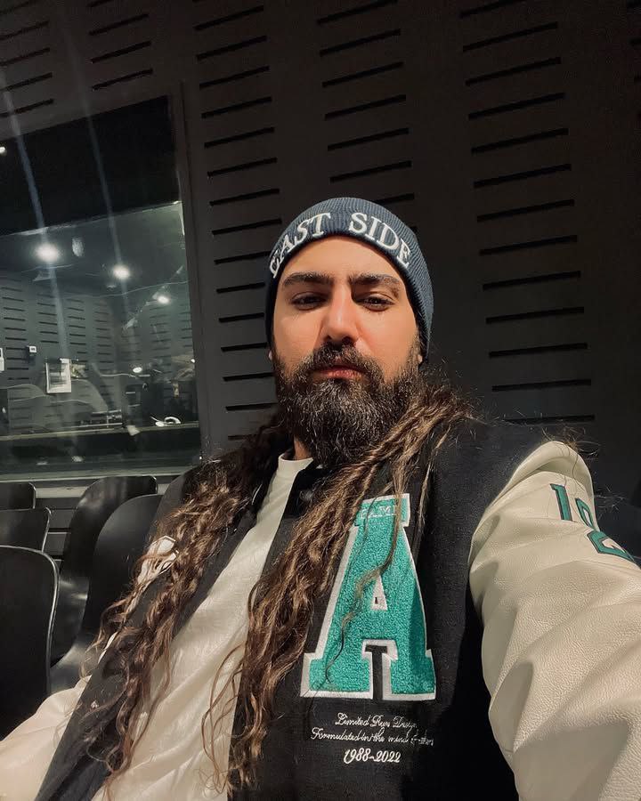 والپیپر امیر عظیمی